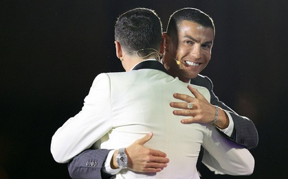 Ronaldo chơi đẹp, nhường giải "Cầu thủ hay nhất năm" cho Lewandowski?
