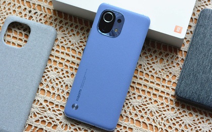 Cận cảnh Xiaomi Mi 11 vừa ra mắt: Thiết kế camera mới, có thêm bản mặt lưng da, màn hình và hiệu năng nâng cấp mạnh, giá từ 14,2 triệu đồng