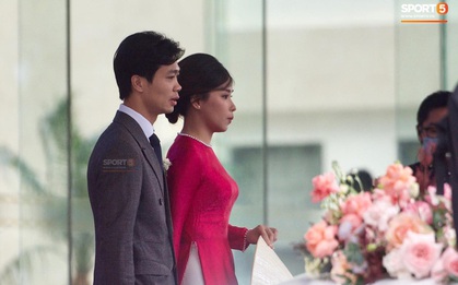 Cô dâu Viên Minh xuất hiện giản dị cùng chiếc nón lá, chờ giờ khởi hành về ra mắt họ nhà trai