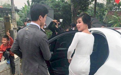 Công Phượng chăm sóc Viên Minh từng li trong lễ cưới ở Nghệ An