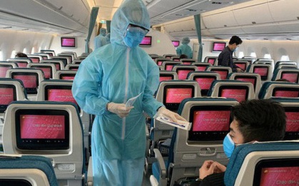 Vì sao khởi tố vụ nam tiếp viên hàng không lây lan COVID-19 trong khi BN17 lại không?