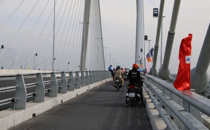 Nam sinh lớp 11 mất tích, bỏ lại tài sản trên cầu Cao Lãnh