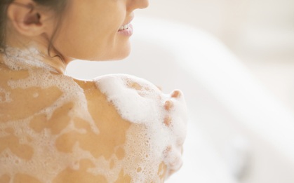 Phụ nữ khi tắm gội nên kỳ cọ 3 khu vực sau để thêm "điểm cộng" cho sức khỏe