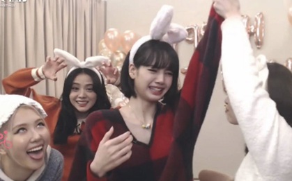 Khung hình năm mới gây sốt của BLACKPINK: Lisa mếu khóc, Jennie - Jisoo phá hình tượng, Rosé mặt gì mà “khó đỡ” thế này?