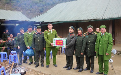 Công an tỉnh thăm, chúc Tết đồng bào dân tộc Mông