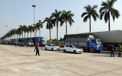 Vụ bắt 14 ô tô chở 300 tấn hàng lậu ở Hải Dương: 6 xe đã làm thủ tục thông quan?