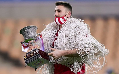 Đồng đội Messi ôm mặt giấu nỗi buồn, cầu thủ Bilbao "hoá trang" thành ngư dân sau chung kết Siêu Cúp Tây Ban Nha