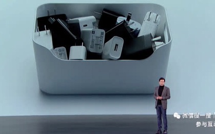 Cùng bỏ củ sạc bảo vệ môi trường giống Apple, nhưng Xiaomi mới là người làm đúng