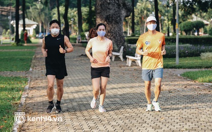Người Sài Gòn hào hứng đổ ra công viên chạy bộ, đạp xe trong ngày đầu nới lỏng giãn cách