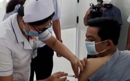 Tiêm vaccine Covid-19 cho con dưới 18 tuổi, một Phó Giám đốc ở Bạc Liêu bị kỷ luật
