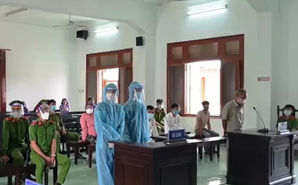 Rủ bạn về nhà giết mẹ, cướp tài sản