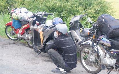 Vượt hơn 200km từ TP.HCM tới quê thì cha mất, Trung tá công an "phá lệ" đưa thanh niên kịp về nhìn mặt lần cuối