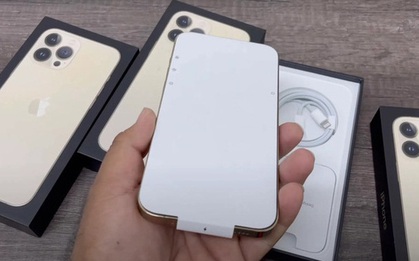 Chuyện chưa từng có: Khách mua iPhone 13 ở Việt Nam buộc phải khui hộp và kích hoạt ngay ở cửa hàng?