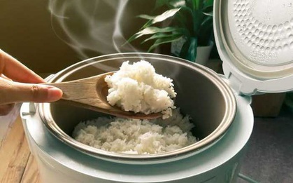 Người dễ mắc ung thư thường có thói quen "tiết kiệm" 2 thứ khi nấu cơm, có cả thứ mà WHO xếp vào "danh sách đen" từ lâu