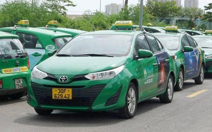 Các hãng taxi muốn hoạt động phải tiêm vắc xin cho tài xế