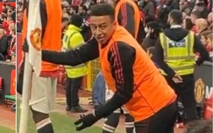 "Nằm im cũng dính đạn", sao MU bị fan chửi lây dù không ra sân