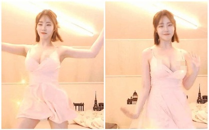 Nhảy quên mình trên sóng, nữ streamer bất ngờ gặp sự cố tụt cả hai bên ngực áo, bật khóc vì trót lộ toàn bộ