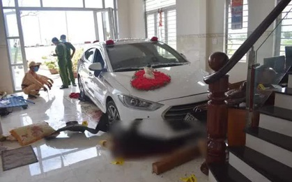 Nữ tài xế lái ô tô đi rửa tông thẳng vào phòng khách, chủ nhà trọng thương