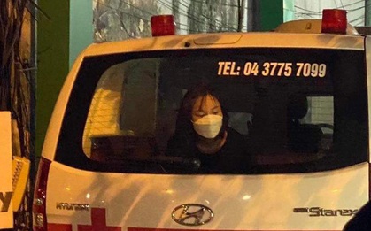 Hà Nội: Test nhanh dương tính, cô gái phải cách ly trong xe cấp cứu của bệnh viện suốt 16 tiếng