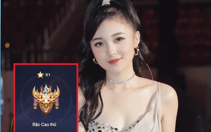 MC Phương Thảo khoe chiến tích lần đầu cán mốc Cao Thủ, trình độ tăng chóng mặt sau khi try hard ở khu cách ly?