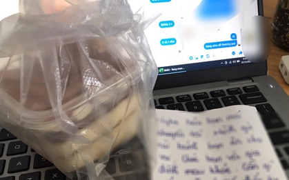 F0 đang ở một mình bỗng nghe tiếng gõ cửa, "vã mồ hôi" nhận thông điệp của hàng xóm