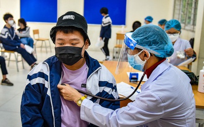 86 học sinh cấp 3 bị chóng mặt, buồn nôn, ớn lạnh... sau tiêm vắc xin đã được xuất viện