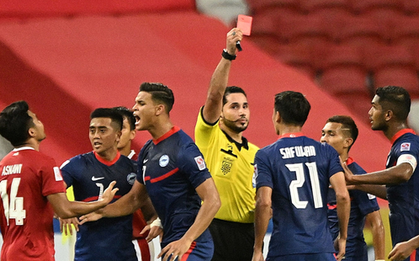 Trọng tài tiếp tục trở thành tâm điểm tranh cãi trong trận bán kết AFF Cup giữa Indonesia và Singapore