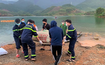 Lật ghe khi vào rừng lấy mây, 1 người chết