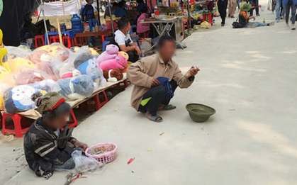 Người ăn xin la liệt lối vào đền Phủ Na