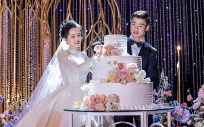 Đám cưới "khủng" năm 2020 của dàn cầu thủ: Tổ chức 3 nơi, kiểm soát bằng thẻ từ, quà cưới 10 cây vàng, dây chuyền 800 triệu
