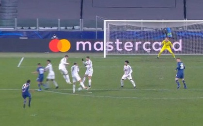 Thiếu mất một "con bài" quan trọng trong hàng rào thế này, bảo sao Juve của Ronaldo không "toang"