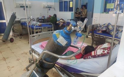 Học sinh nhập viện vì chơi trò thổi kẹo bong bóng