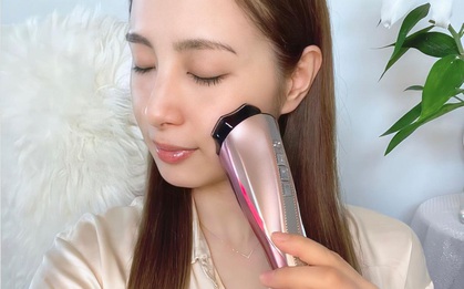 Mẹ bỉm sữa sợ nhất là già, khoe gia tài máy làm đẹp khiến hội chị em "xỉu lên xỉu xuống" vì giá gần 2 cây vàng
