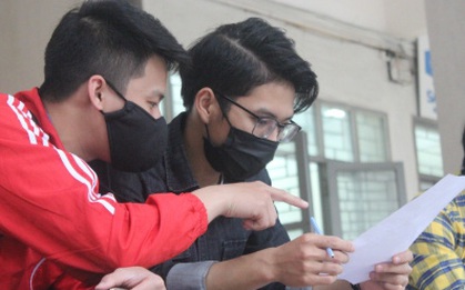 Sinh viên nhiều trường đi học trở lại từ hôm nay (8/3)