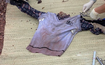 Phát hiện bộ xương người không nguyên vẹn sau 6 lớp áo ấm và áo phao