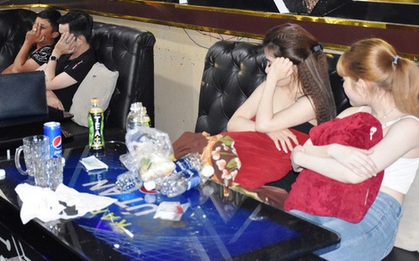 Phát hiện nhóm thanh niên hát karaoke cùng dàn “tay vịn” dương tính với ma túy
