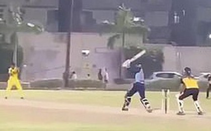 Cầu thủ cricket suýt tử vong vì lĩnh trọn pha đánh bóng với vận tốc 192 km/h của đồng nghiệp