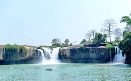 Tìm kiếm du khách Nga mất tích khi đi chơi thác