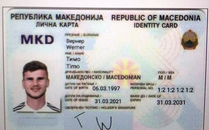 "Cứu thua" không tưởng cho ĐT Bắc Macedonia, tiền đạo bom tấn của Chelsea được người hâm mộ "tặng" món quà không thể ngờ
