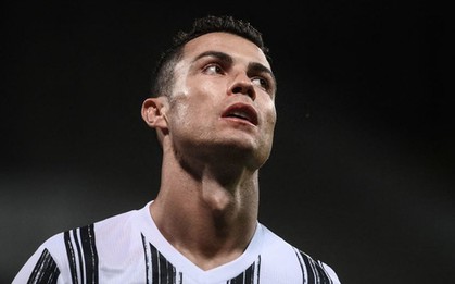 Ronaldo "nổ súng", Juventus chật vật đua top 4