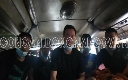 Xe khách chở 5 người Trung Quốc nhập cảnh trái phép trốn từ vùng dịch Bắc Giang vào Đồng Nai, ẩn nấp trong thùng carton