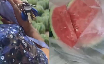 Bán dưa hấu có tâm cũng không yên, ông chủ hết hồn khi bị "khách yêu" đem trả nửa quả dưa, nghe lý do mà ấm ức kêu trời
