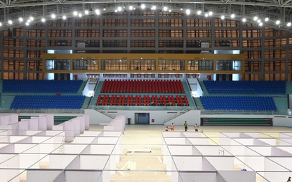"Chạy đua thời gian" xây dựng bệnh viện dã chiến trong nhà thi đấu SEA Games của tỉnh Bắc Giang
