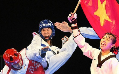 CLIP: Võ sĩ Việt Nam tung liên hoàn cước khiến đối thủ đo sàn, giành lấy tấm vé dự Olympic