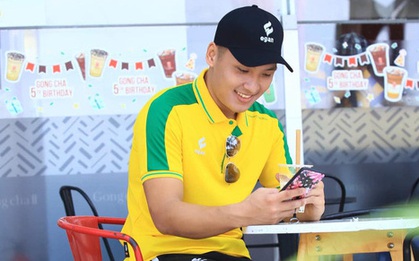 Loạt ảnh đời thường chuẩn "nam thần" của người hùng tuyển futsal Việt Nam