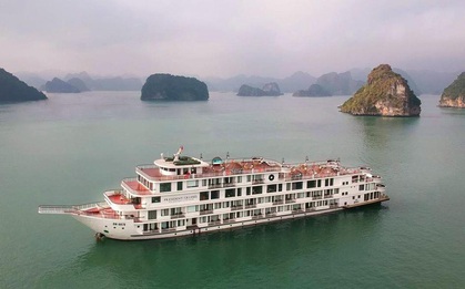 Quảng Ninh cách ly du thuyền 5 sao cùng 182 người trên vịnh Hạ Long