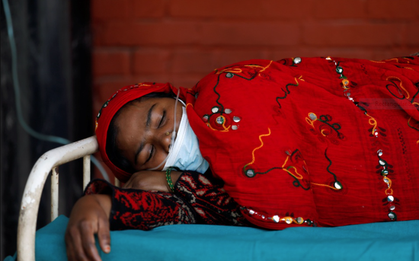 Lời kể của nữ phóng viên giữa "bão" Covid-19 rung chuyển Nepal: "Thảm họa đang bày ra trước mắt tôi, suy sụp hoàn toàn nhưng vẫn phải gắng gượng"
