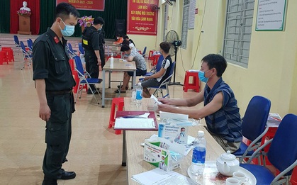 Bắc Giang: 7 người tụ tập xem bóng đá giữa tâm dịch bị phạt 105 triệu đồng