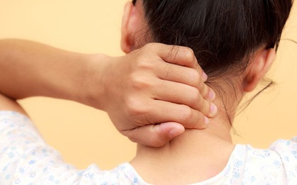 Cảnh giác trước hiện tượng thoái hóa đốt sống cổ ở dân văn phòng, không điều trị kịp thời có thể gây bại liệt