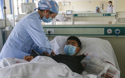 Chàng trai 15 tuổi bị suy thận nghiêm trọng, bác sĩ chỉ ra thủ phạm chính là 2 món ăn khoái khẩu của nhiều người!